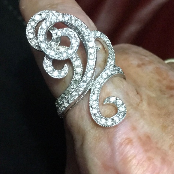 Jewelry - LARGE CRYSTAL RING IN ARTISTIC STYLE SPARKLES WOW!